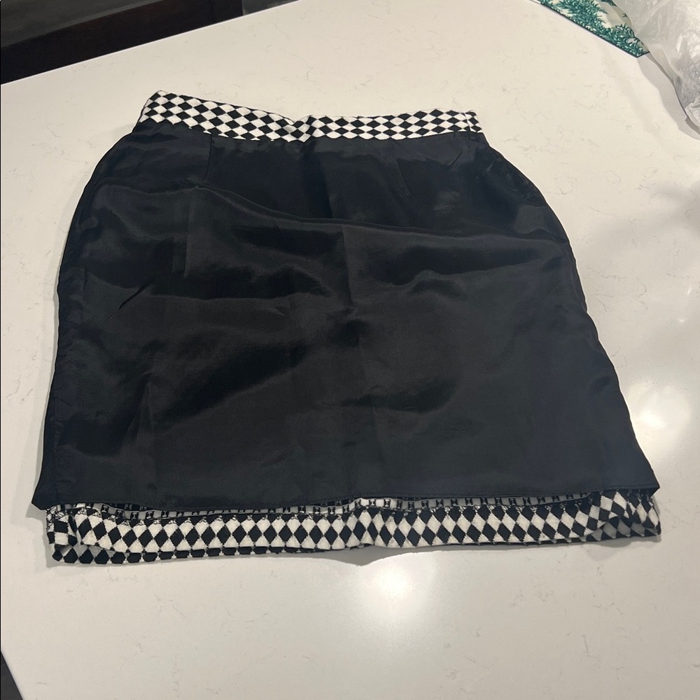 Forenza Black and White Diamond Pattern Mini Skirt size 6 - Picture 9 of 9
